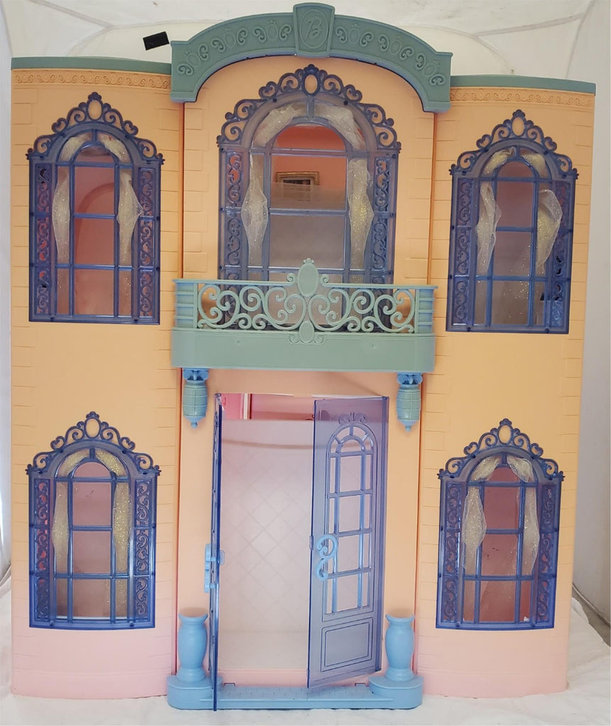 2001 Mattel Barbie Grand Hotel with Electronic Voice Features