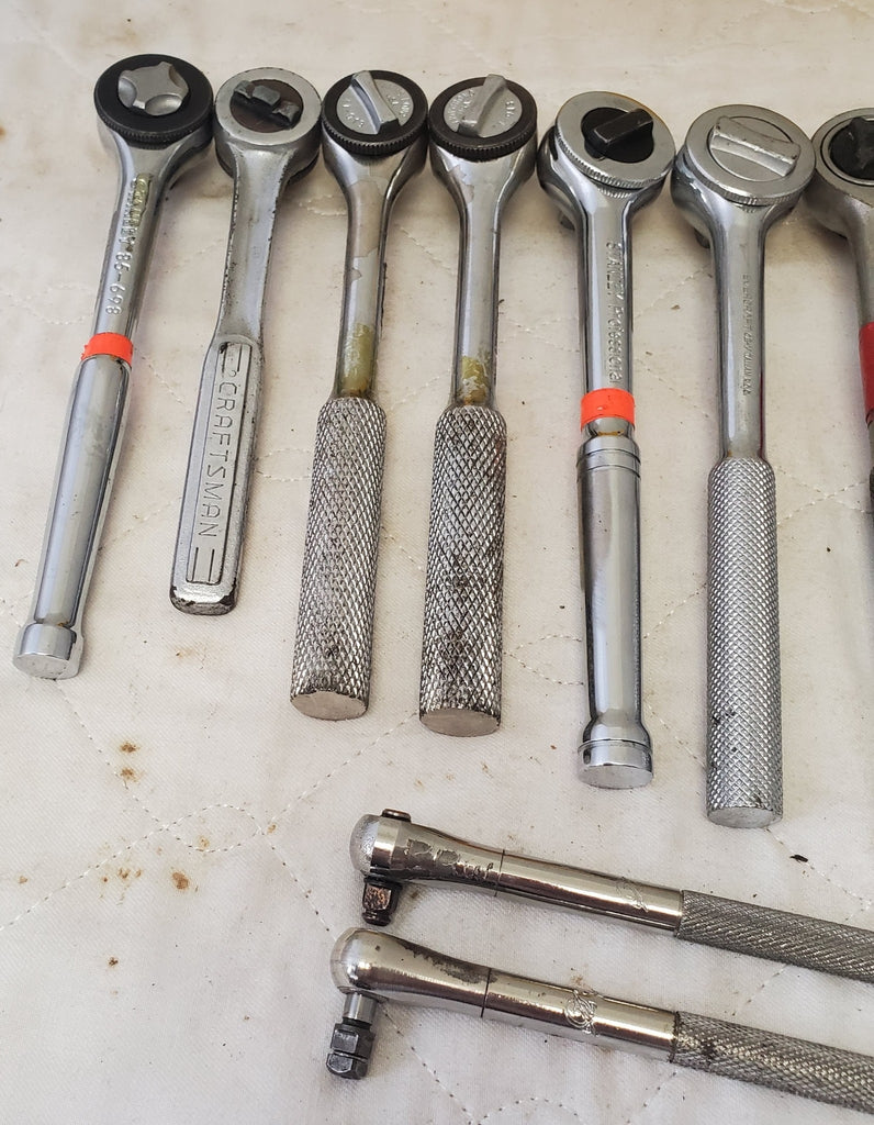 Lot of Assorted Ratcheting Socket Wrenches LOT 550