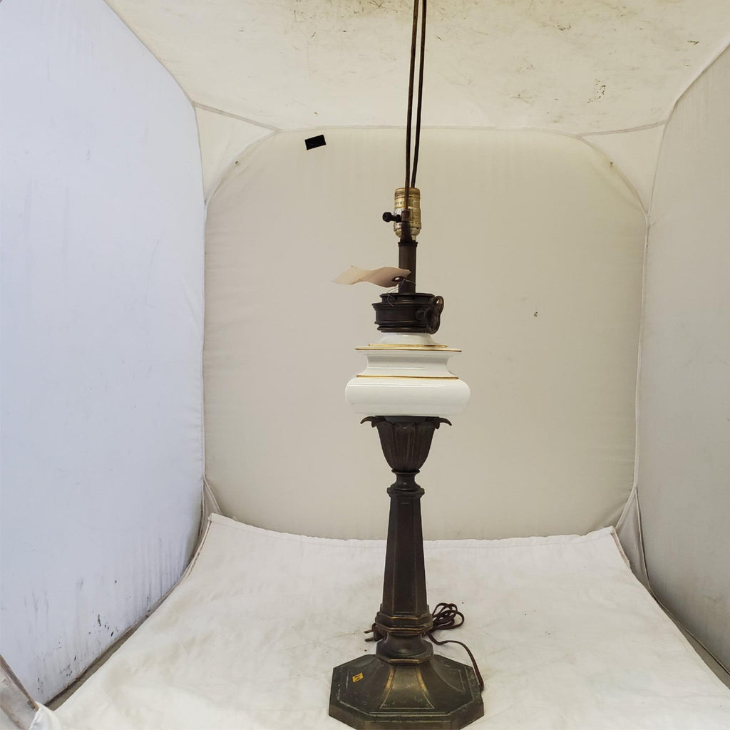 Vintage Stiffel White Porcelain and Brass Table Lamp A4
