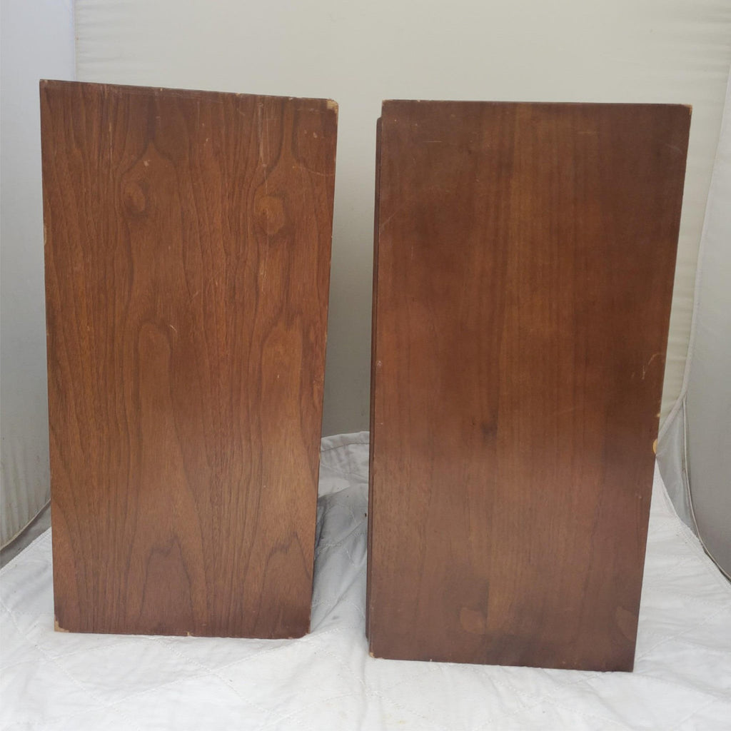 Set of 2 Vintage Sansui SP-50 2 Way Speaker System