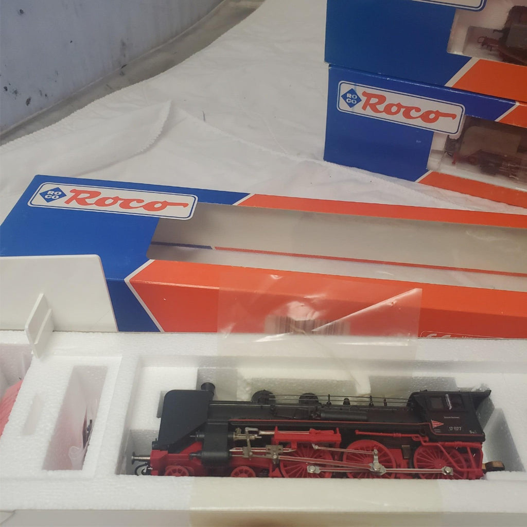 Roco International HO 44083, 43416, 43311 & 43300 Train Set