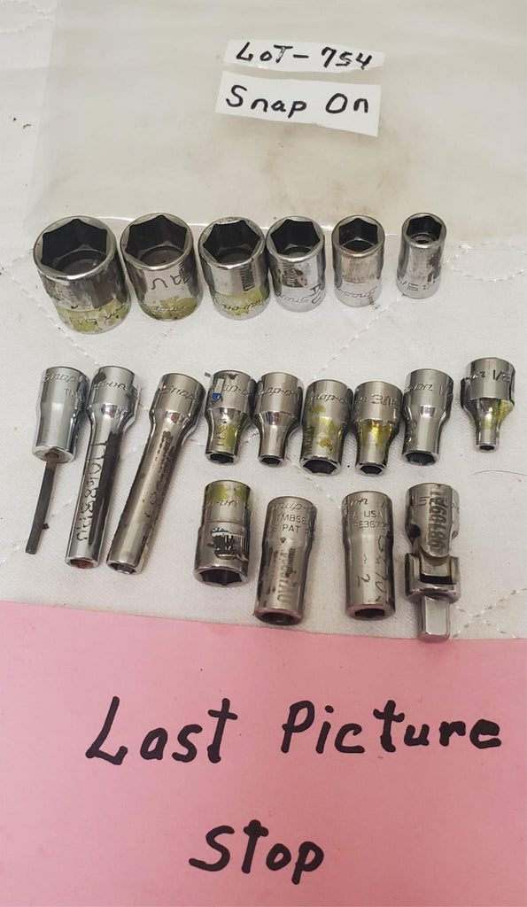 Lot of 19 Snap On Assorted Socket and Driver Tool Set LOT-754