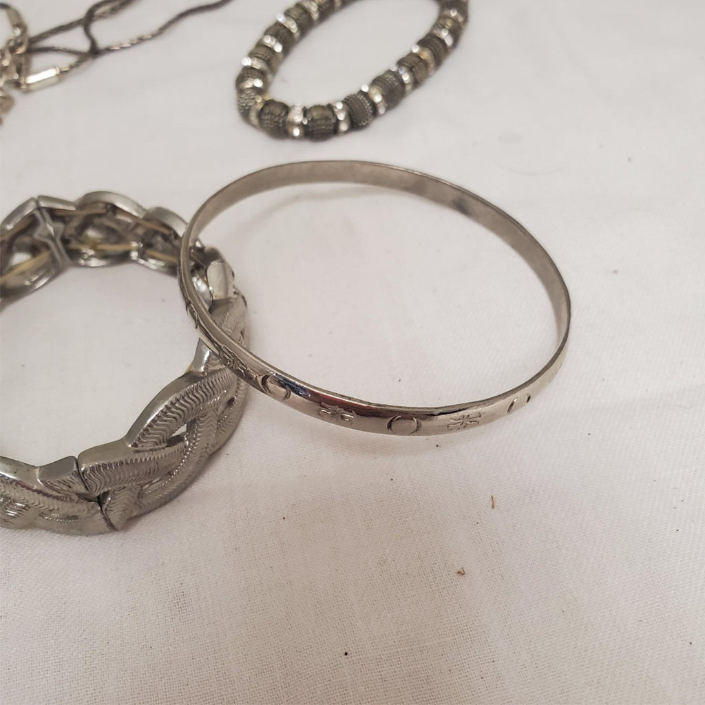 Brighton Floating Hearts Badge Clip Necklace, Silver Textured Curb Link Bracelet