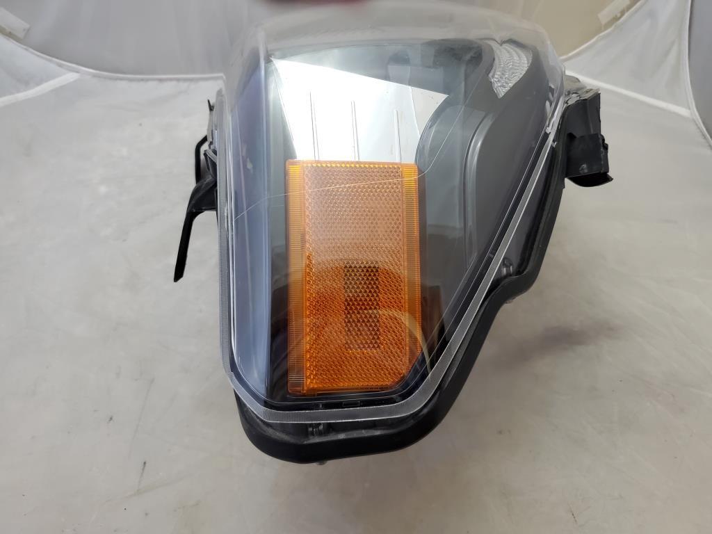 2014-2017 Toyota Tundra Right RH Headlight