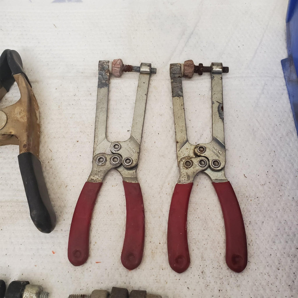 Lot of Assorted Industrial Locking Clamps & Clips LOT 34