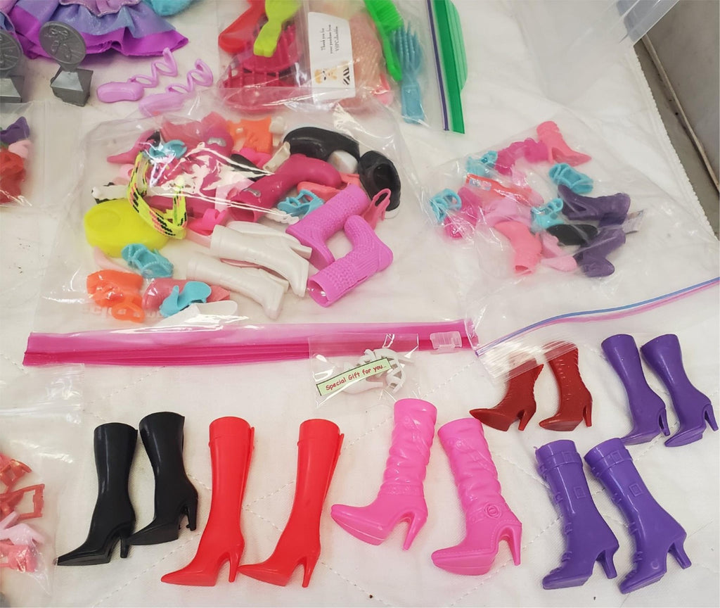 Mattel Barbie Hugs 'n Horses Barbie and Chelsea Blonde Playset #2 Tub
