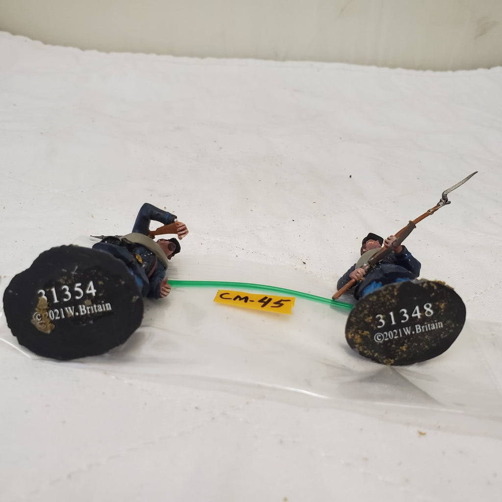 W. Britain's Federal in Frock Coat Advancing & Standing Defending CM-45