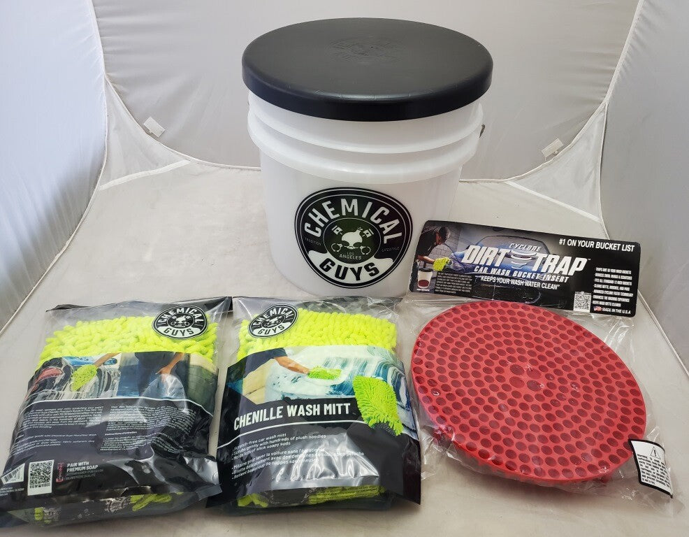 Chemical Guys Detailing Kit Car Wash Red Cyclone Dirt Trap & Chenille Wash Mitt