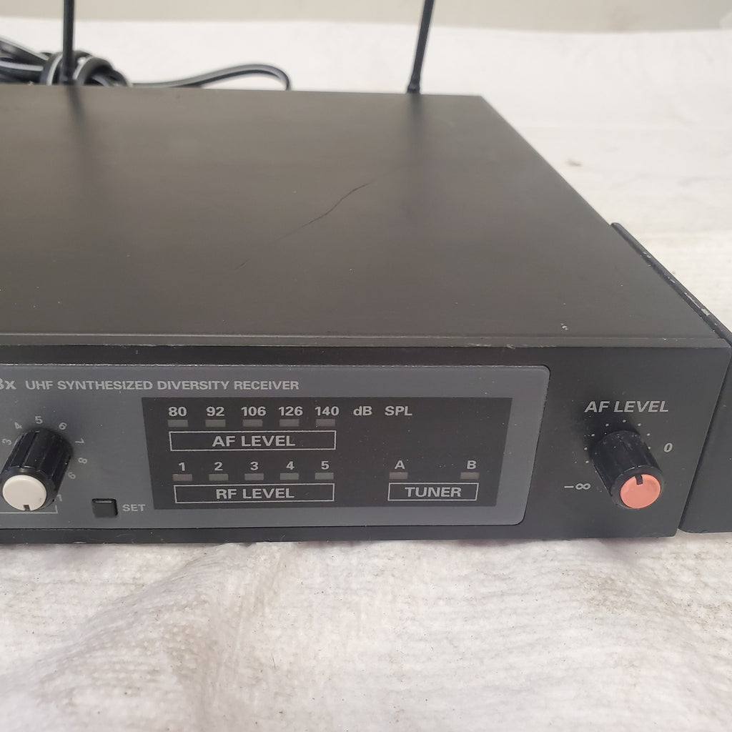 Vintage Audio-Technica ATW-R73x UHF Receiver 120V 60hz 9W - Rackmountable