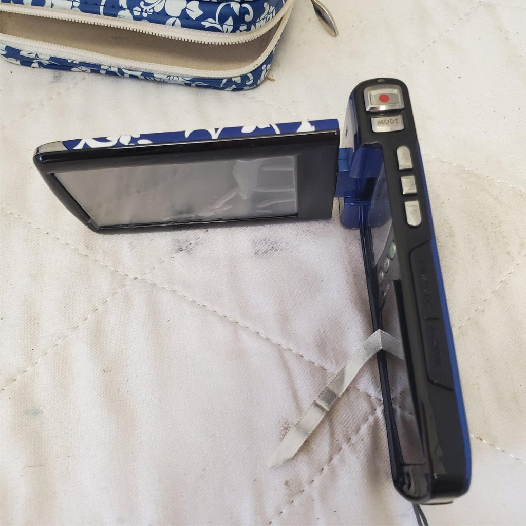 DXG 5-COV HD 5MP Pocket Camcorder in Hibiscus Blue Print with Bag