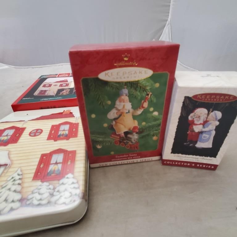 Hallmark Keepsake Collector Series Toymaker Santa & More Christmas Ornament
