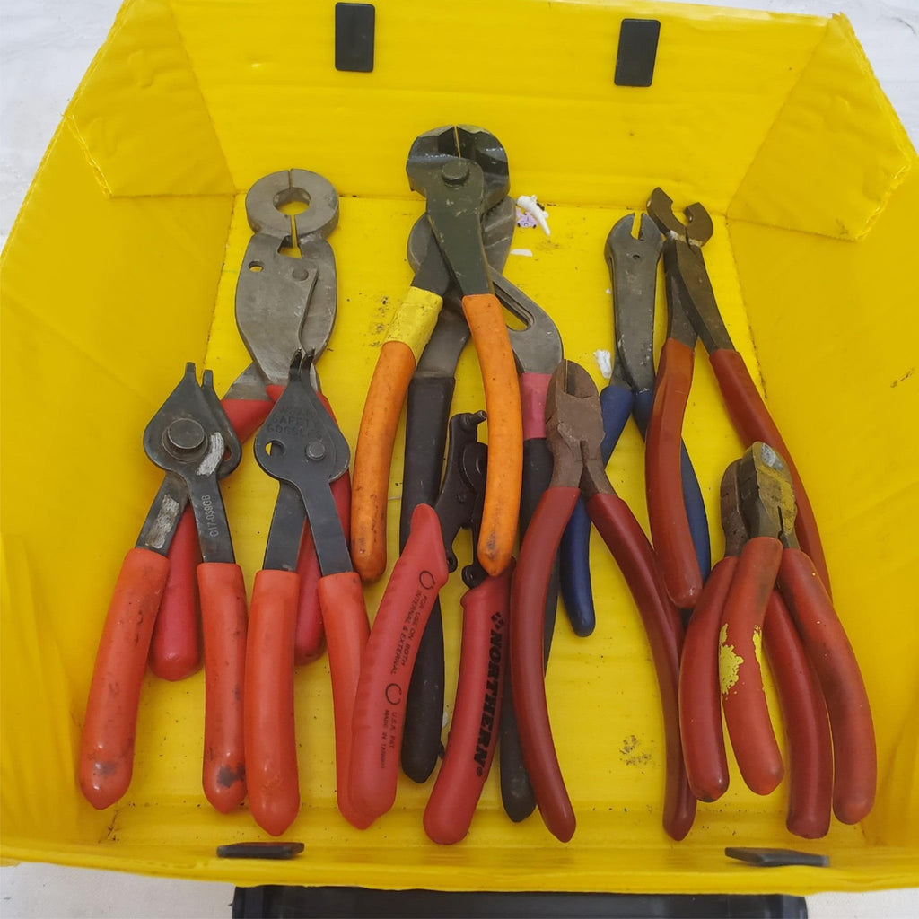 Lot of 11 Assorted Pliers Set Hand Tools for Gripping Cutting & Bending LOT-861