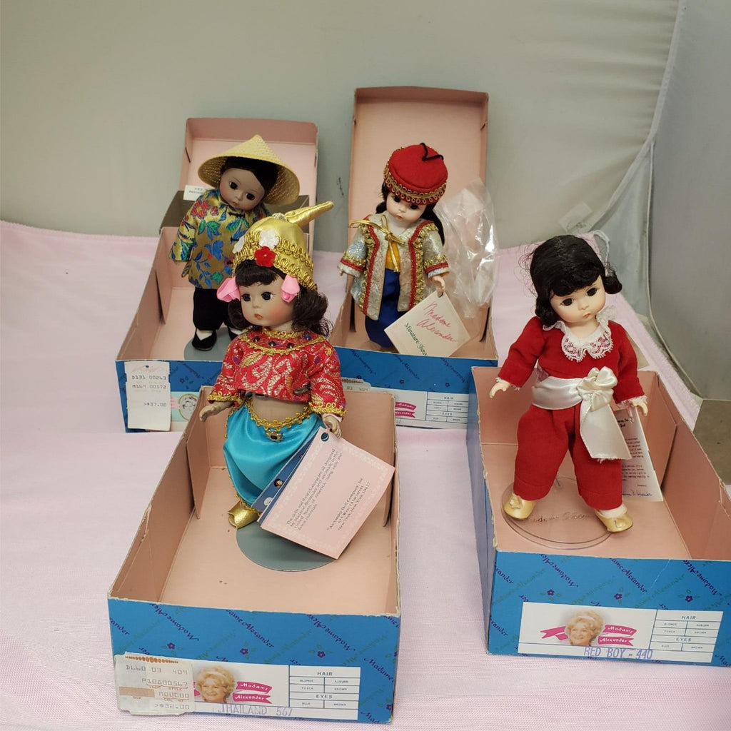 Set Of 4 Vintage Madame Alexander Miniature Showcase Series Dolls