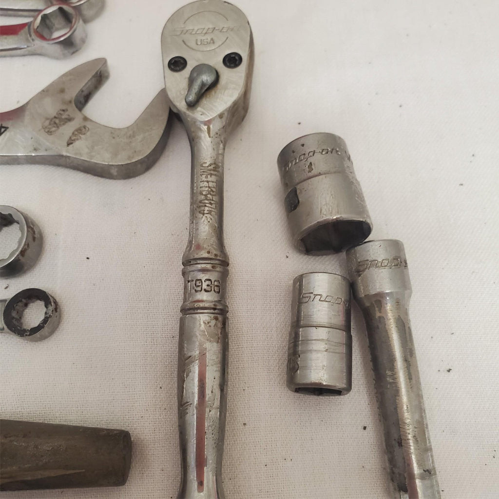 Lot of 22 Snap-on Center Pin Punch, Chisel Gauge Ratchet Wrench & Sockets LOT-42