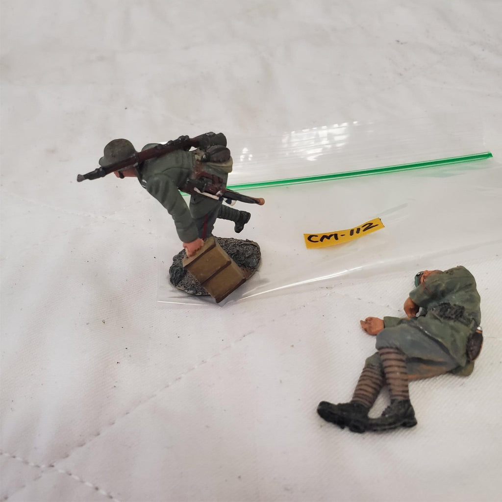 W. Britain 23089 1916-18 German Infantry Advancing with Ammo Box  CM-113