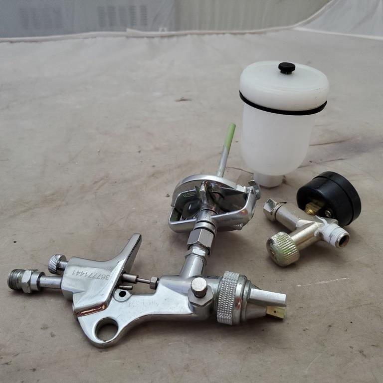 Spray Gun Noozle and Paint Holder with Pressure Regulator