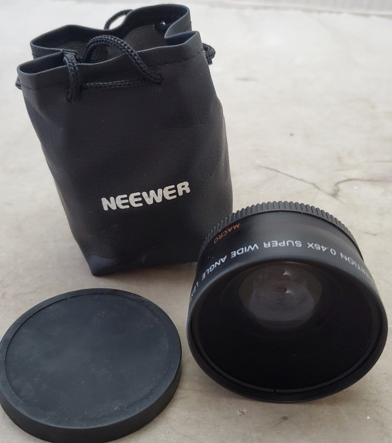 NEEWER Digital High Definition 0.45x Super Wide Angle Lense with Macro