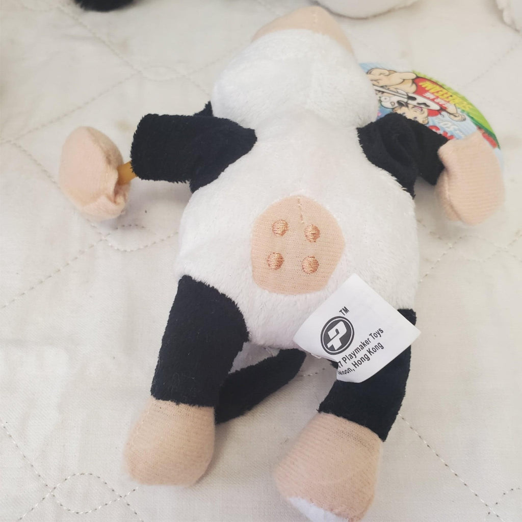 Playmaker Flingshot Flying Screaming COW'S Plush Farmyard Flyer Toy Set
