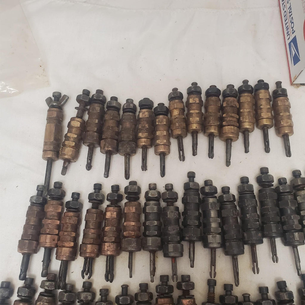 Lot of 61 Wing Nut Fasteners Clamps Wedgelock LOT-610