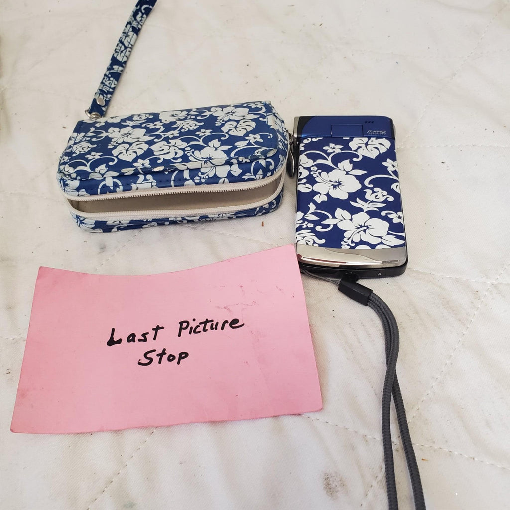 DXG 5-COV HD 5MP Pocket Camcorder in Hibiscus Blue Print with Bag