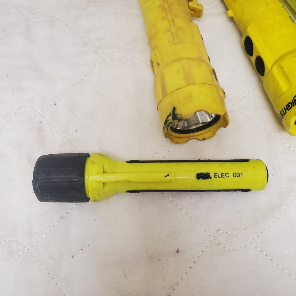 Lot of 5 Pelican SabreLite 2000 Submersible LED Flashlight & Streamlight LOT-320