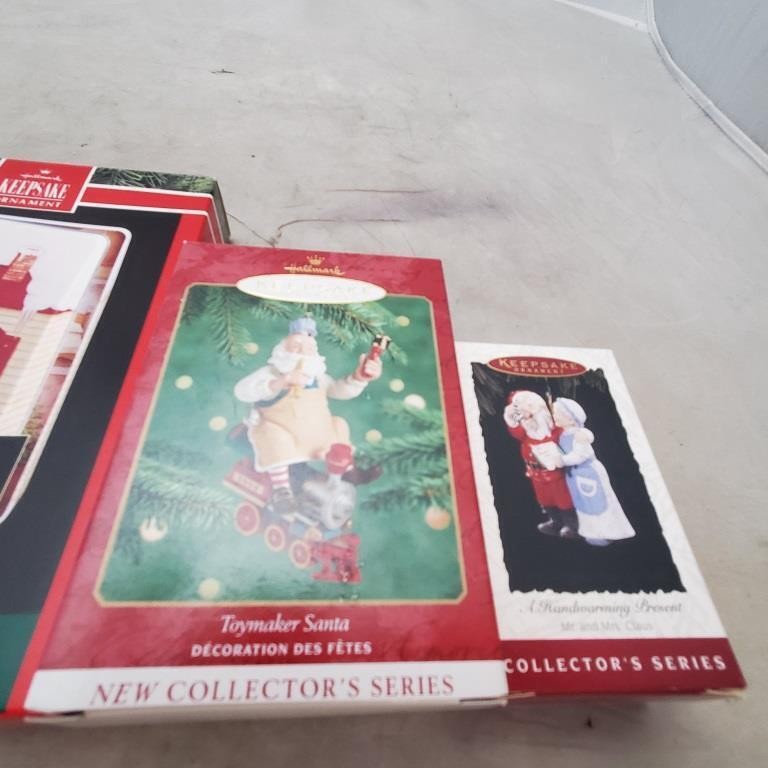 Hallmark Keepsake Collector Series Toymaker Santa & More Christmas Ornament