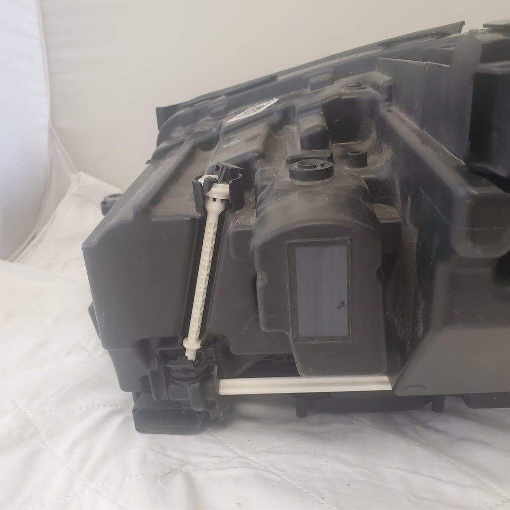 2017-2019 Mercedes Benz E Class Sedan Right Led Headlight A213-906-44-04 Kz