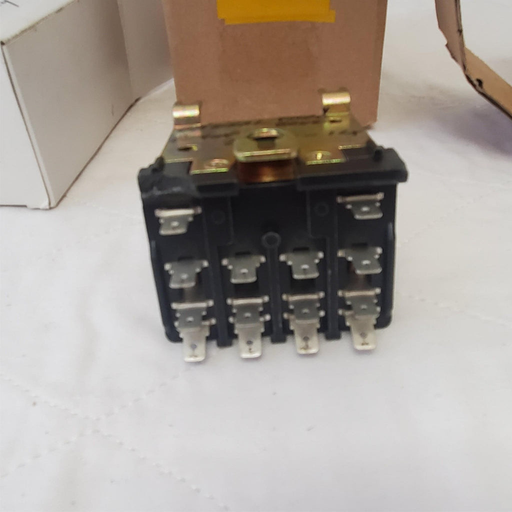 Potter & Brumfield PMT-17DY Relay 24 VDC 120/240 Volts LOT-381