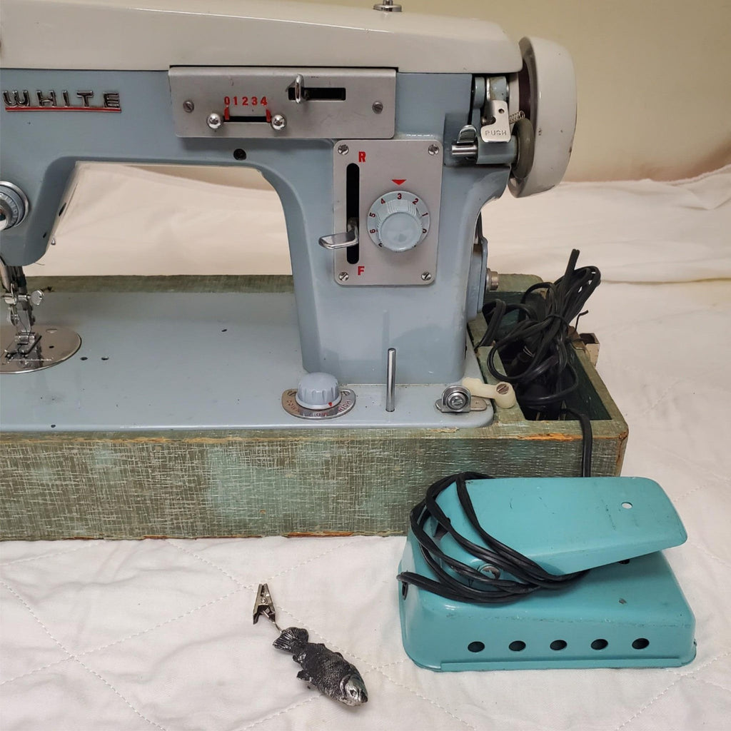 Vintage White Zig Zag Sewing Machine