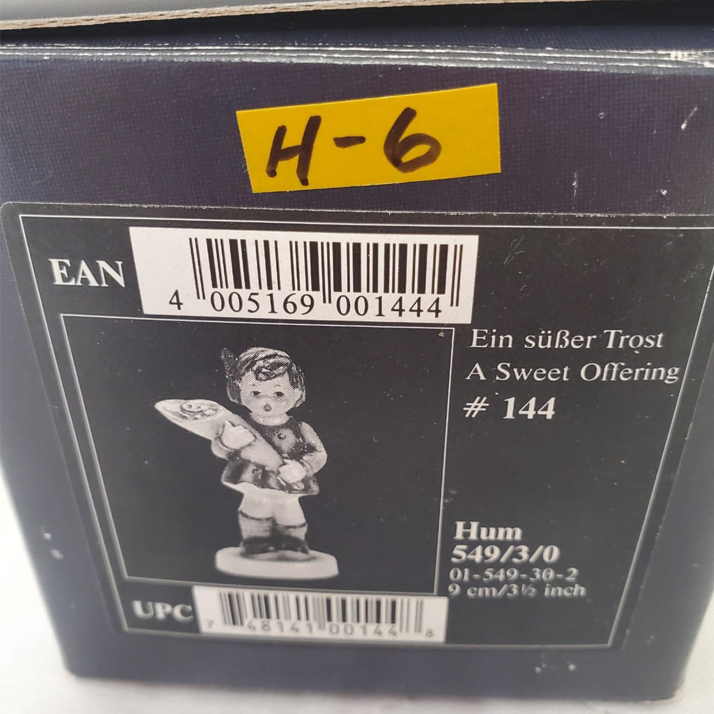 Goebel MI Hummell Club Figurine "A Sweet Offering" Hum 144 H-6