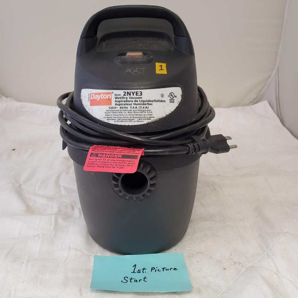 DAYTON Vacuum 2NYE3 1 1/2 gal Tank Wet/Dry Vacuum Cleaner (1) LOT 520