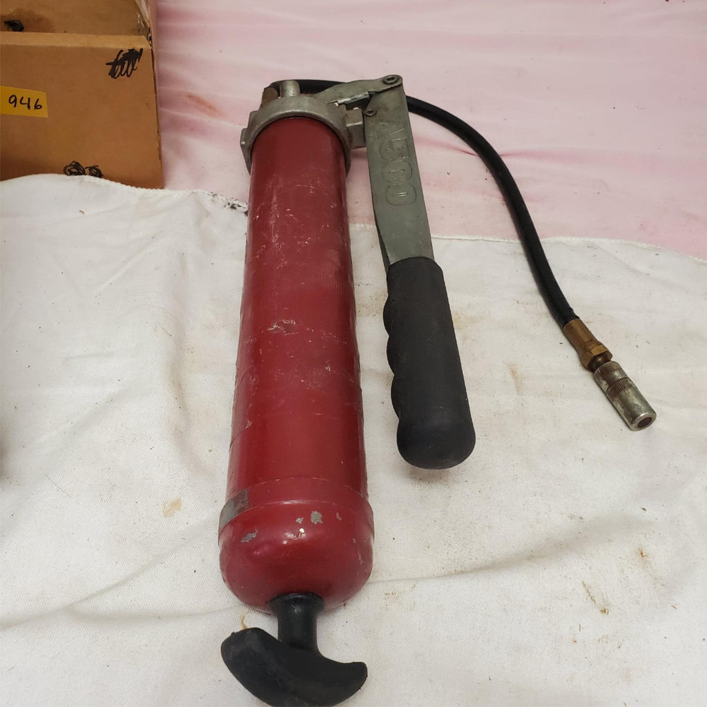 Lot of 2 Pistol Grip Grease Gun Set LOT-946