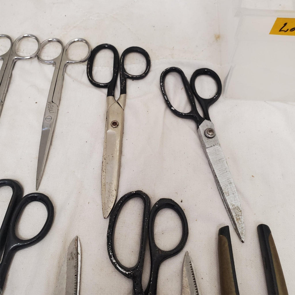Lot of 15 Assorted Cutting Shears Pinking Scissors LOT-972