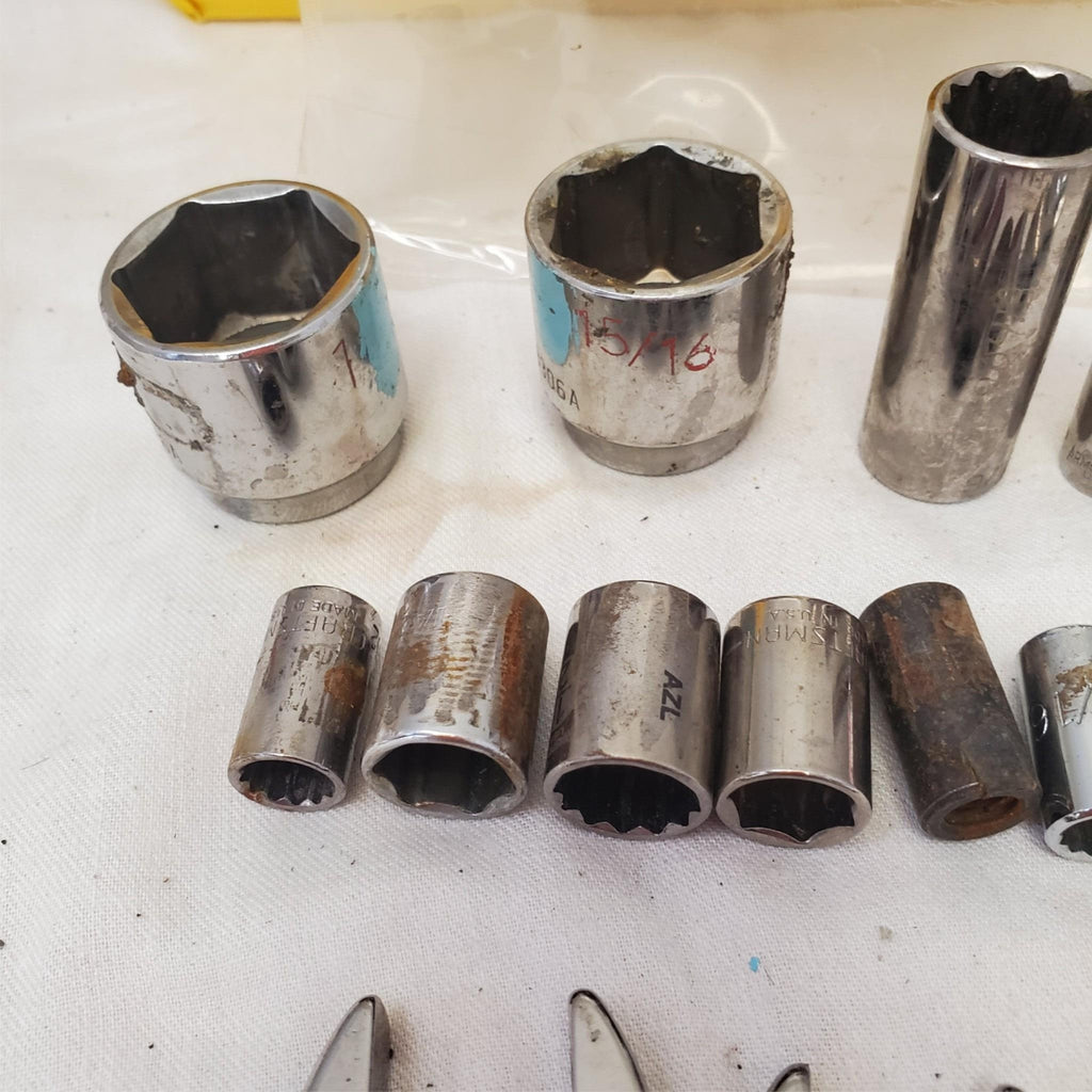 Lot of 16 Assorted Miscellaneous Sockets & Open-End Crowfoot Wrench LOT-873