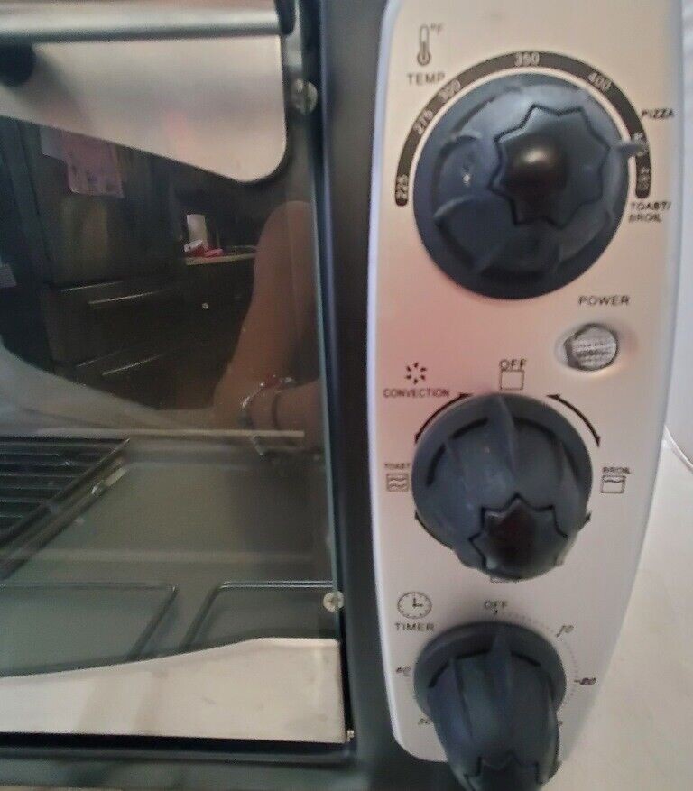 Emerson TOR23 Owners Manual 0.8 Cubic FT. Convection Toaster Oven