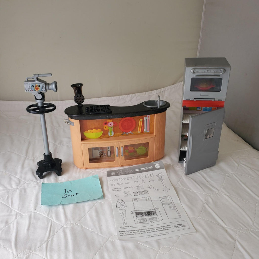 Barbie Doll I Can Be Tv Chef Take 2007 Kitchen Studio Playset 
