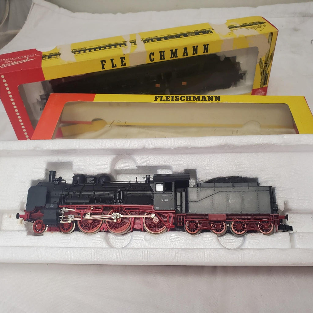 Lot of 2 Fleischmann 4160 and 4178 Toy Train Set