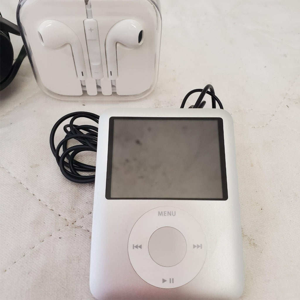 Lot of Apple Ipod Shuffle 8gb with Airdopes, Sony Handsfree & Headphone 