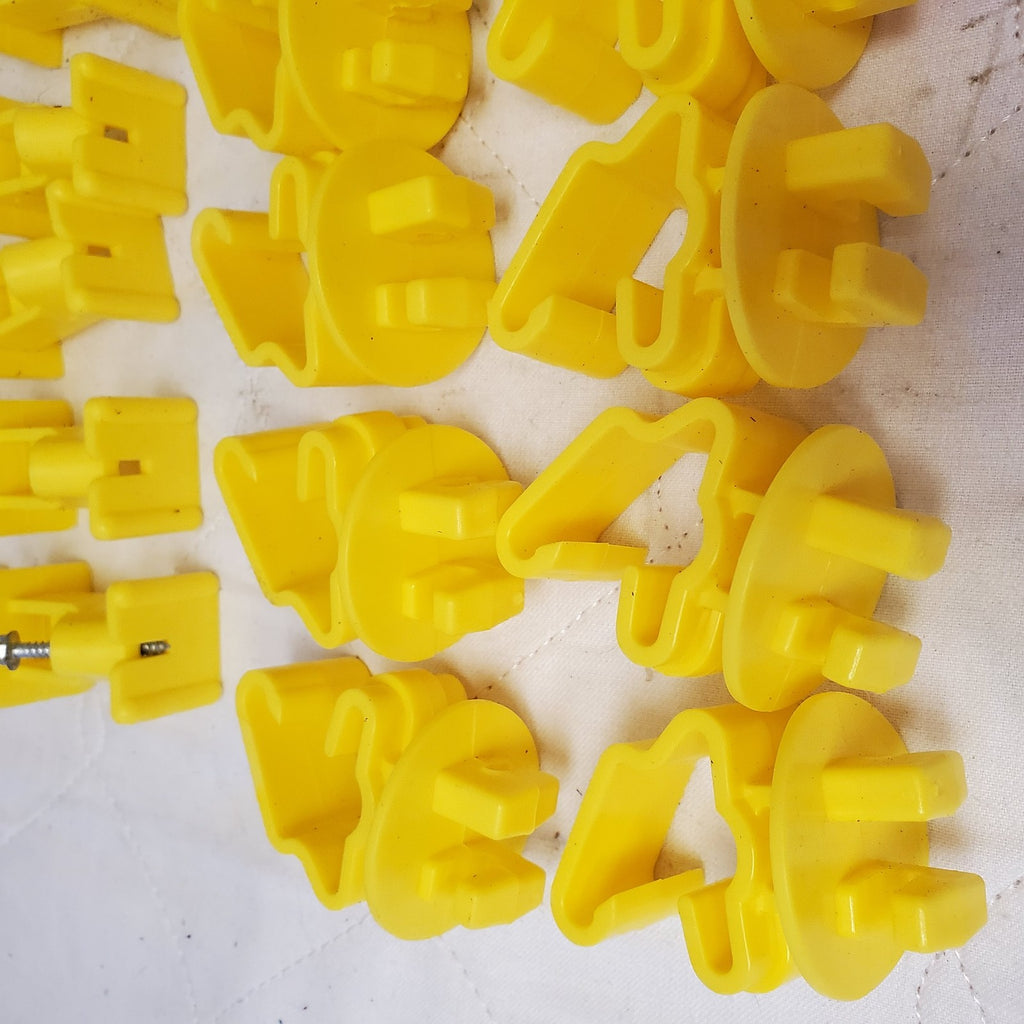 Fi-Shock Standard Snug-Fitting T-Post Insulator & Wood Post Knob Insulator