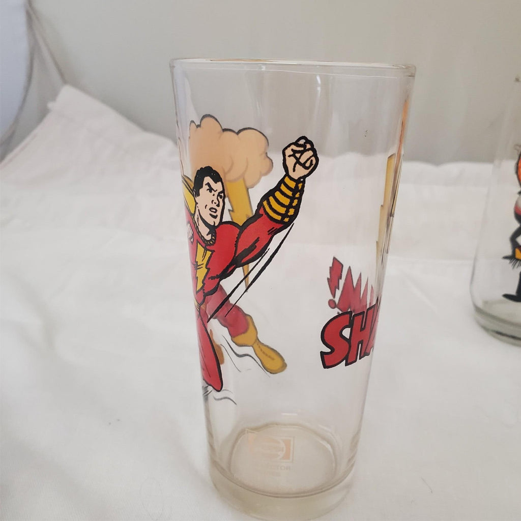 Lot of 8 vintage Action Series Collectible Glass