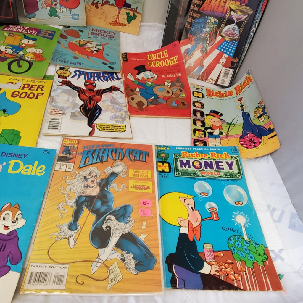 Lot of Spider-Man, X-Men, Batman & other Comic Books With Book Holder