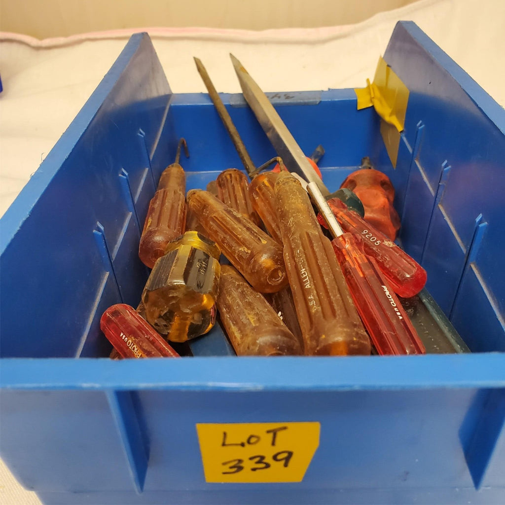 Lot of 21 Assorted Screwdriver Set & Nut Drivers LOT-339
