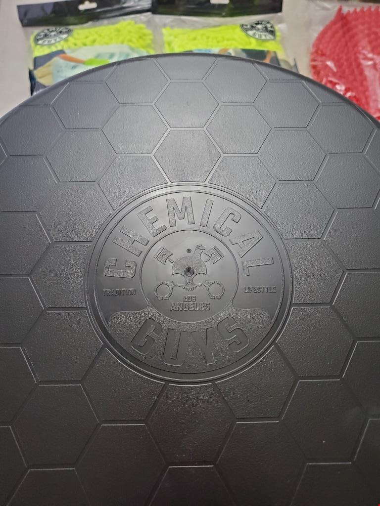 Chemical Guys Detailing Kit Car Wash Red Cyclone Dirt Trap & Chenille Wash Mitt