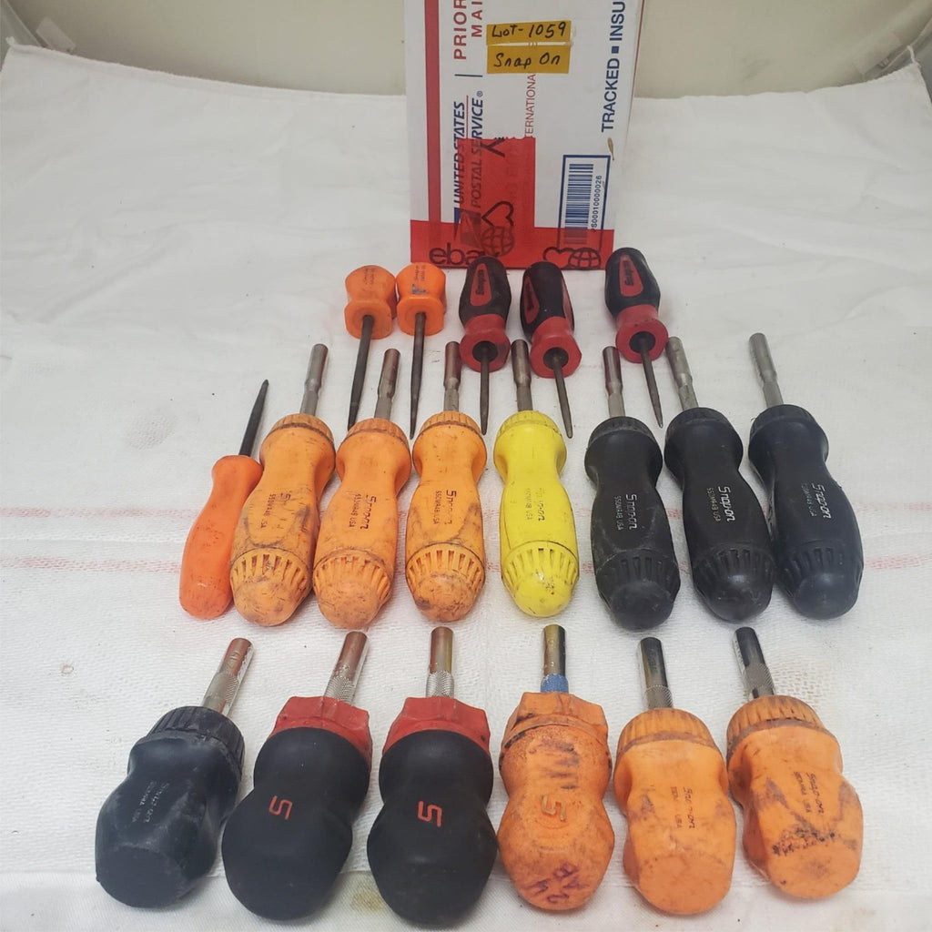Lot of 19 Snap on screwdrivers of colors black, red, orange, and yellow LOT-1059