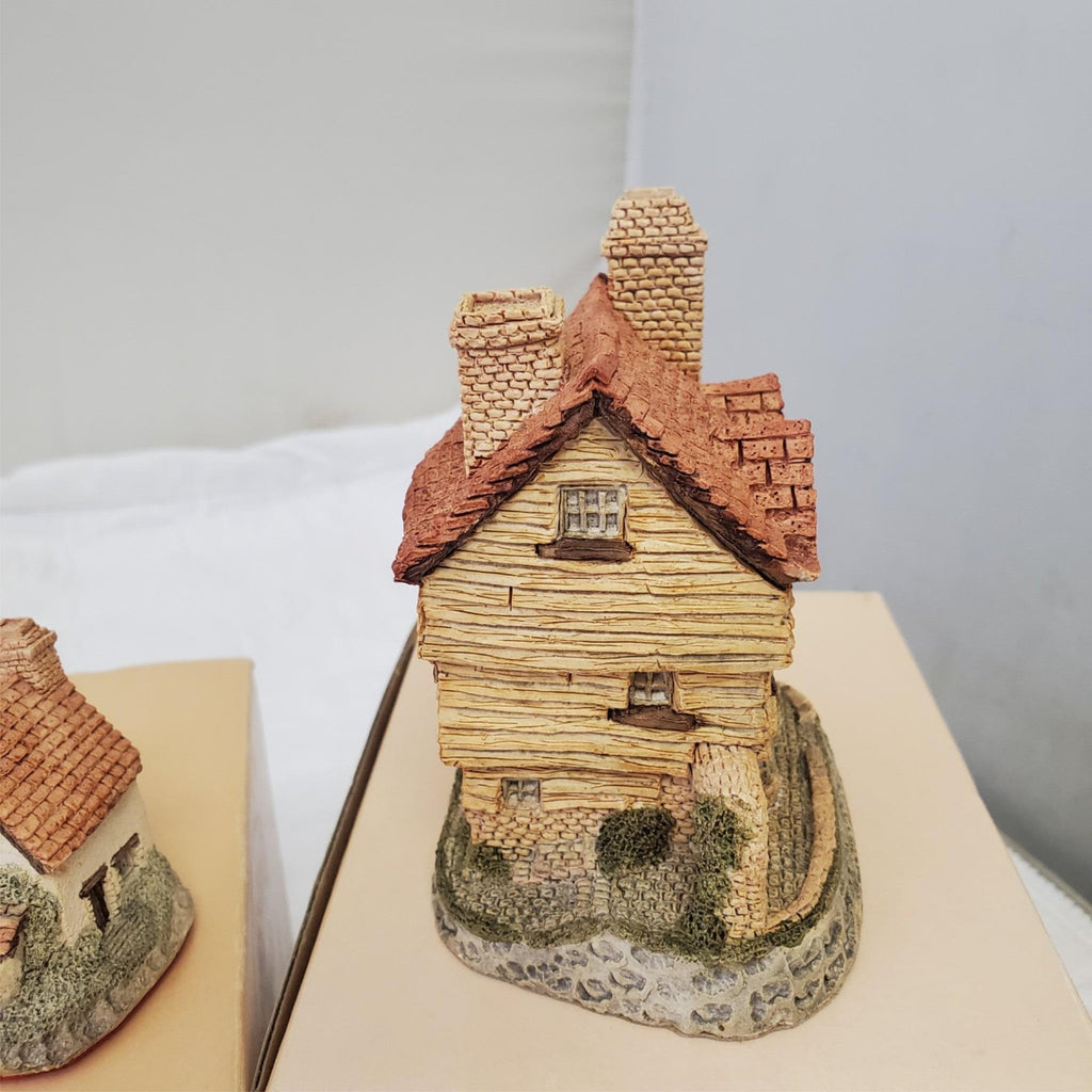 David Winter's Craftsman Cottage & Wine Merchant Cottage