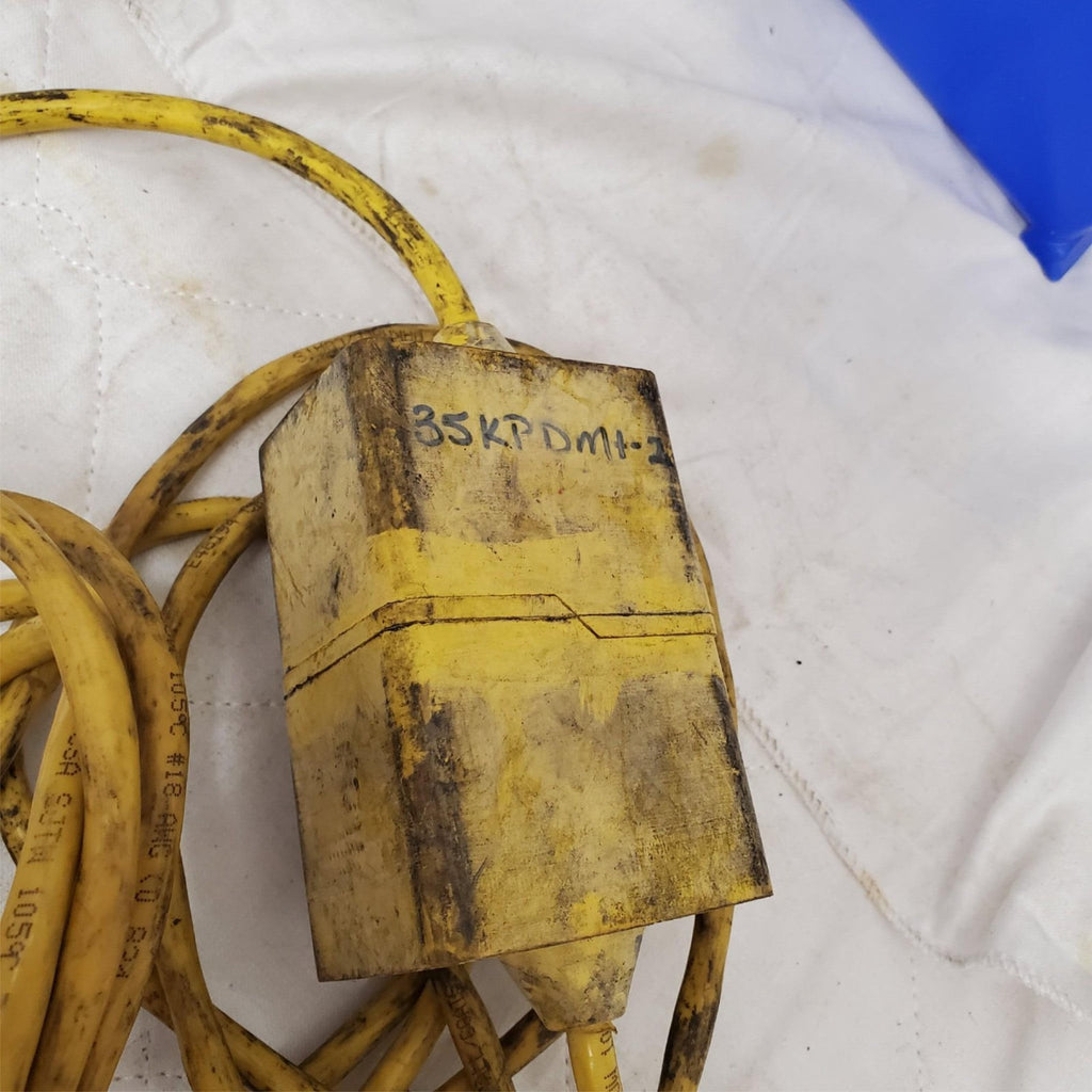 Woodhead Fluorescent 13W 120V Portable Handheld Work Light LOT-303