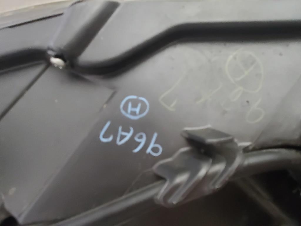 2009-2013 LEXUS RX330-350 Right Passenger Headlight Broken Tabs