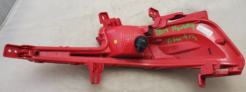 2019 2020 Hyundai Elantra OEM Rear Left Bumper Reflector Light 92405-F2500