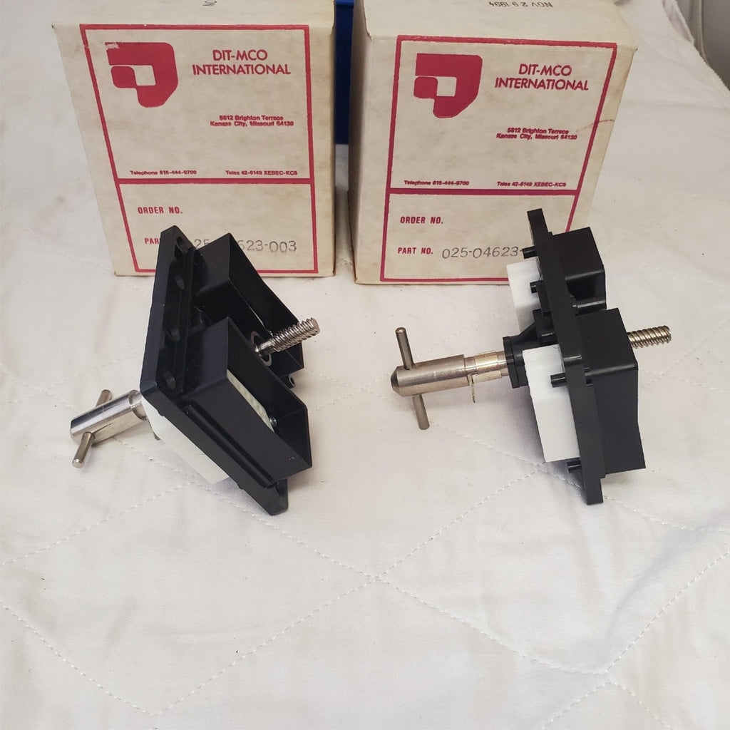 Lot of 2 Dit-Mco International 025-04623-0003 Rack Panel Connectors LOT-6