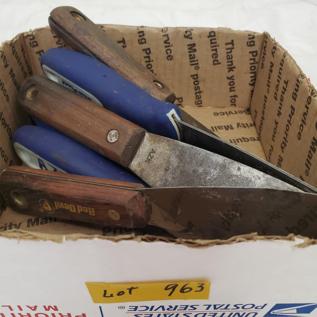 Lot of 7 Assorted Putty Knives and Scrapers LOT-963